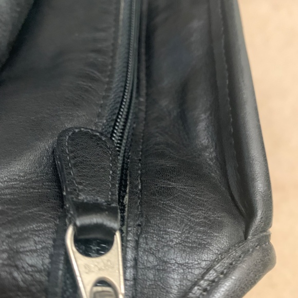 Vintage COACH Black Leather Messenger Bag - Picture 6 of 15